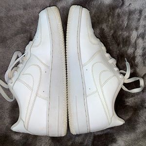 White nike air forces